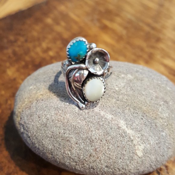 Navajo Old Pawn.925 Turquoise MOP Signed IP Ring - Picture 1 of 11